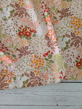 Ditsy Floral Woven Textured Polyester {by the half yard}