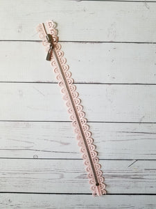 10" Light Pink Scalloped Lace Zipper
