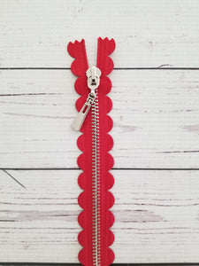 10" Red Scallop Zipper